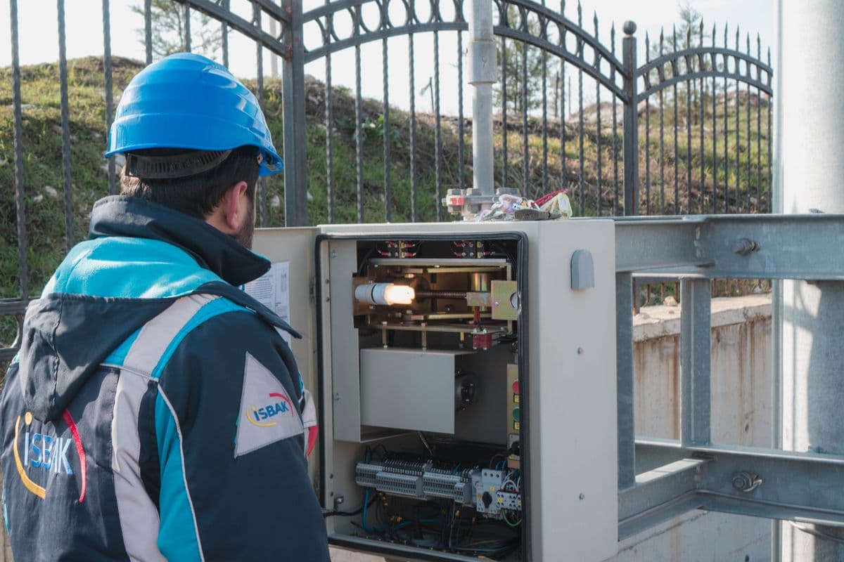 Inverter vs UPS for Server Rooms in Uganda