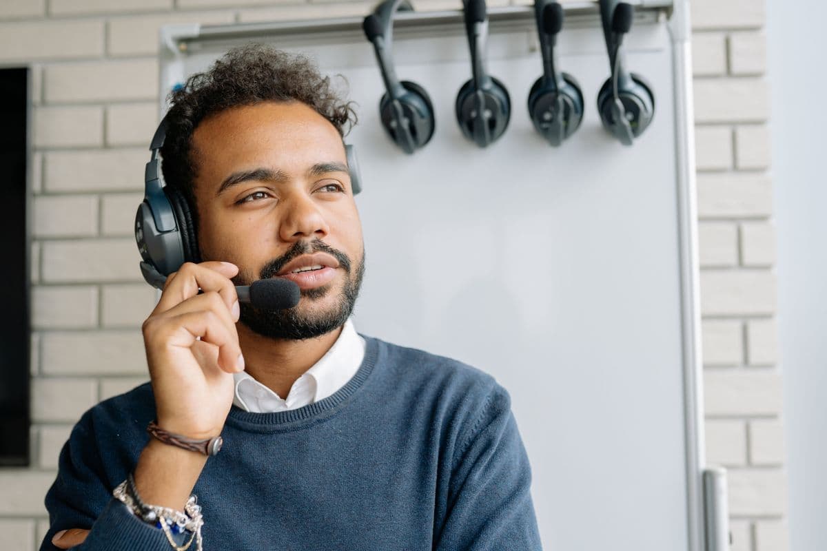 VoIP Provider Comparison in Uganda: SIP, Hosted PBX & Cloud Phone