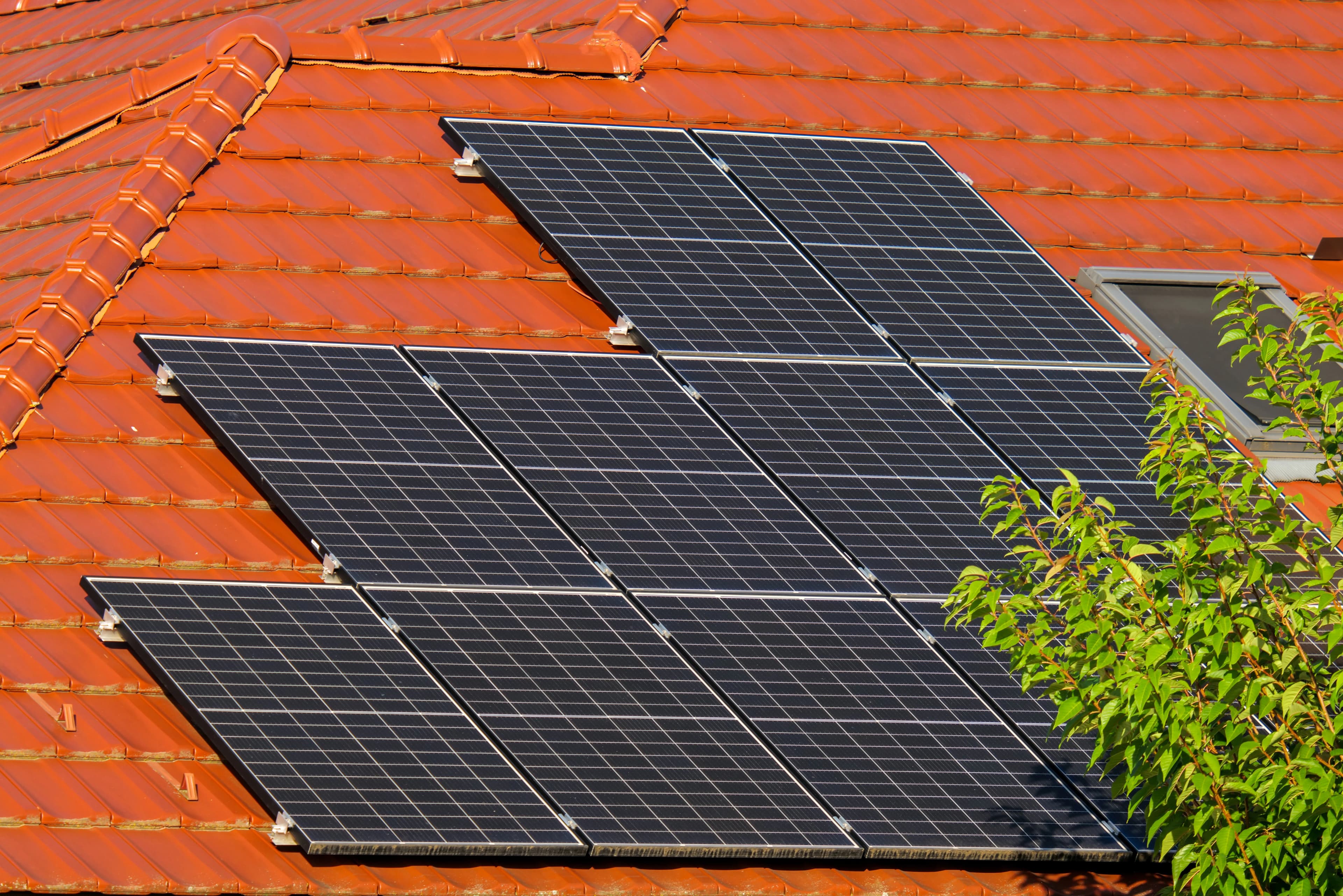 How Long Does a Solar Camera Battery Last, and When Should You Replace It?
